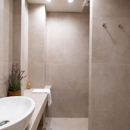 Thera Luxury Living 3*