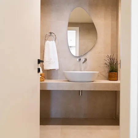 Thera Luxury Living