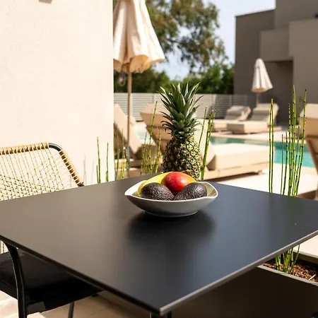 Thera Luxury Living Lejlighedshotel 3*