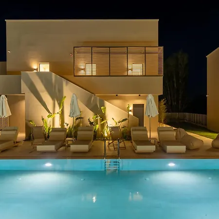 Thera Luxury Living 3*