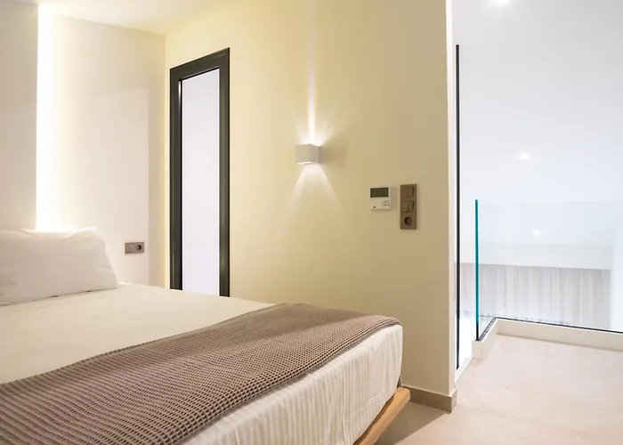 Thera Luxury Living نيكيتي