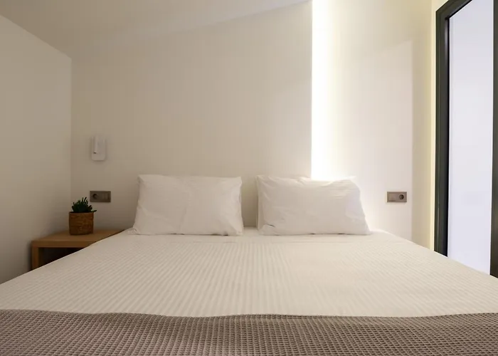Thera Luxury Living 3* نيكيتي