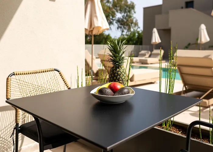 Thera Luxury Living شقة فندقية 3*