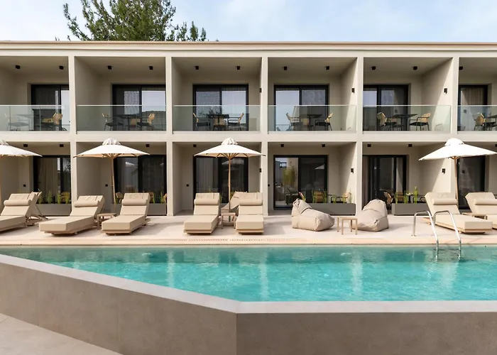 Thera Luxury Living Hotel de apartamente 3*