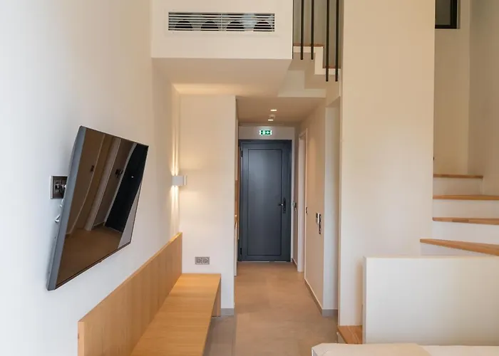 Lägenhetshotell Thera Luxury Living 3*